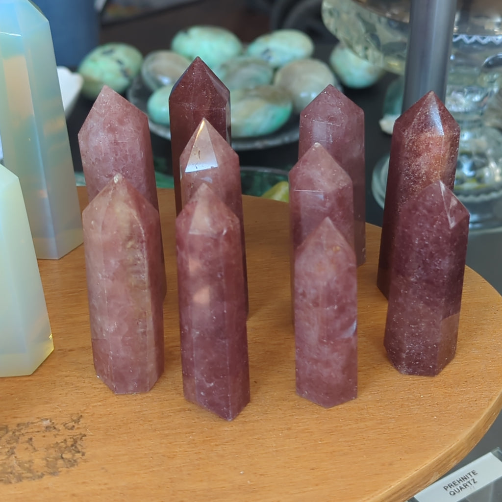 Strawberry quartz point